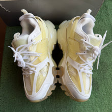 Load image into Gallery viewer, Balenciaga Tracks Size 41
