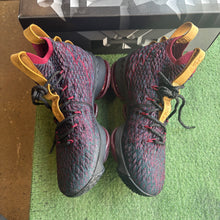 Load image into Gallery viewer, Nike LeBron New Heights 15s Size 8
