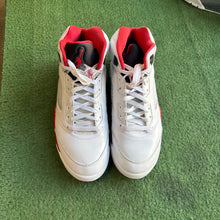 Load image into Gallery viewer, Jordan Fire Red (Black Tongue) 5s Size 10
