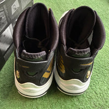 Load image into Gallery viewer, Nike LeBron Black White Gold 7s Size 11
