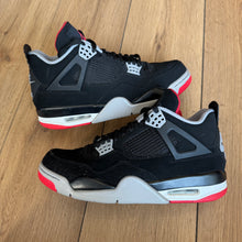 Load image into Gallery viewer, Jordan Bred 4s Size 9
