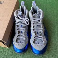Load image into Gallery viewer, Nike Sport Royal Foamposites Size 10.5
