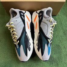 Load image into Gallery viewer, Yeezy Wave Runner 700s Size 13
