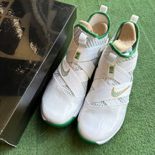 Load image into Gallery viewer, Nike LeBron SVSM Home Zoom Soldier 12s Size 11

