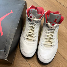 Load image into Gallery viewer, Jordan Fire Red 5s Size 12
