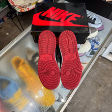 Load image into Gallery viewer, Jordan Patent Bred 1s Size 5Y

