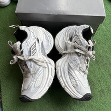 Load image into Gallery viewer, Balenciaga 10XLs Size 46
