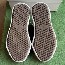 Load image into Gallery viewer, Maison Mihara Yashiro OG Sole White Petersons Size 42
