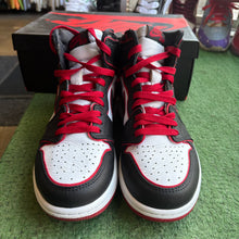Load image into Gallery viewer, Jordan Bloodline 1s Size 8
