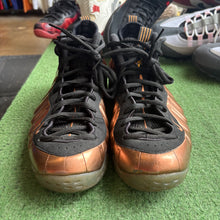 Load image into Gallery viewer, Nike Copper Foamposites Size 11
