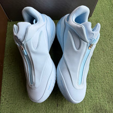 Load image into Gallery viewer, Converse Masi Blue SHAI 001s Size 11
