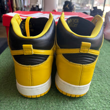 Load image into Gallery viewer, Nike Iowa High Dunks Size 13

