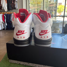 Load image into Gallery viewer, Jordan Fire Red 5s Size 11
