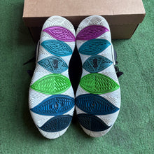 Load image into Gallery viewer, Nike Kyrie Black Magic 5s Size 13
