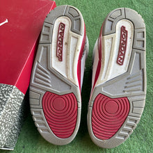 Load image into Gallery viewer, Jordan Cardinal 3s Size 9
