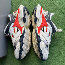 Load image into Gallery viewer, Balenciaga Track2s Size 40
