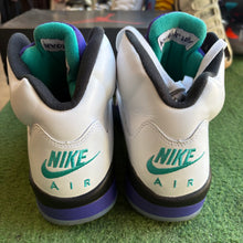 Load image into Gallery viewer, Jordan Grape 5s Size 9.5
