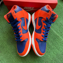 Load image into Gallery viewer, Nike Knicks High Dunks Size 11
