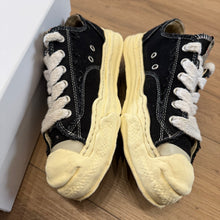 Load image into Gallery viewer, Maison Mihara OG Sole Hank Canvas Lows Size 42
