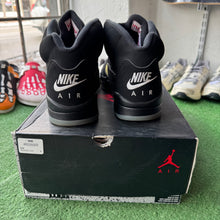 Load image into Gallery viewer, Jordan Metallic 5s Size 11
