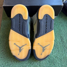 Load image into Gallery viewer, Jordan Jade Horizon 5s Size 4.5Y

