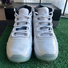 Load image into Gallery viewer, Jordan Legend Blue 11s Size 12.5
