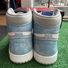 Load image into Gallery viewer, Jordan Hyper Royal 1s Size 7.5

