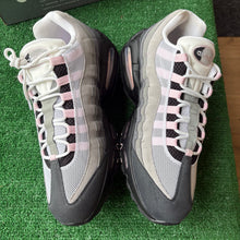 Load image into Gallery viewer, Nike Big Bubble Pink Foam Air Max 95s Size 14.5W/13M
