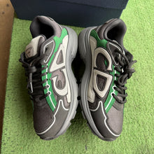 Load image into Gallery viewer, Dior B30s Size 40
