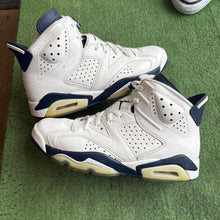 Load image into Gallery viewer, Jordan Midnight Navy 6s Size 8.5
