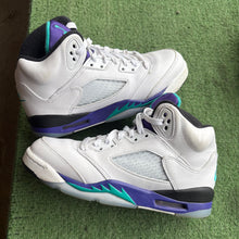 Load image into Gallery viewer, Jordan Grape 5s Size 5Y
