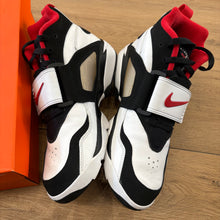 Load image into Gallery viewer, Nike 49ers Air Diamond Turfs Size 10.5
