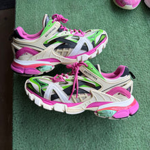 Load image into Gallery viewer, Balenciaga Track 2s Size 39
