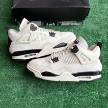 Load image into Gallery viewer, Jordan Flight Club 4s Size 11
