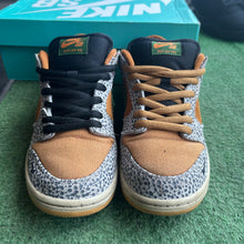 Load image into Gallery viewer, Nike SB Safari Low Dunks Size 8

