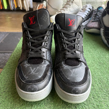 Load image into Gallery viewer, Louis Vuitton Mid Trainers Size 9UK
