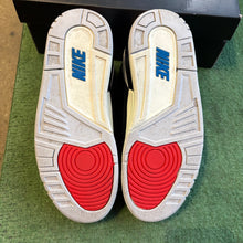 Load image into Gallery viewer, Jordan Rare Air 3s Size 7
