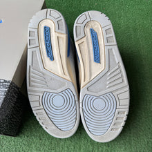 Load image into Gallery viewer, Jordan Lucky Shorts 3s Size 10.5
