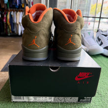 Load image into Gallery viewer, Jordan Olive 5s Size 9.5
