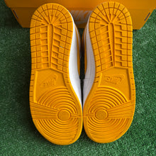 Load image into Gallery viewer, Nike University Gold Air Ships Size 12

