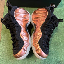 Load image into Gallery viewer, Nike Copper Foamposites Size 7.5
