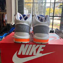Load image into Gallery viewer, Nike Air Auburn Trainers Size 10.5
