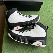 Load image into Gallery viewer, Jordan Space Jam 9s Size 10
