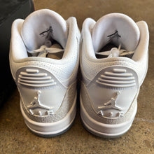 Load image into Gallery viewer, 2018 Jordan Pure Money 3s Size 8
