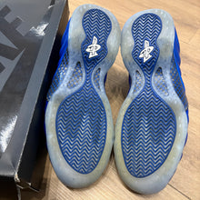 Load image into Gallery viewer, Nike International Blue Foamposites Size 13
