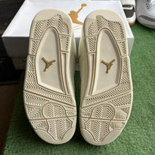 Load image into Gallery viewer, Jordan Metallic Gold 4s Size 8.5W/7M
