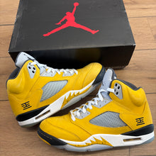 Load image into Gallery viewer, Jordan Tokyo T23 5s Size 10.5
