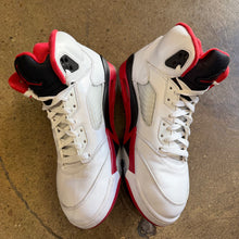 Load image into Gallery viewer, Jordan Fire Red 5s Size 10
