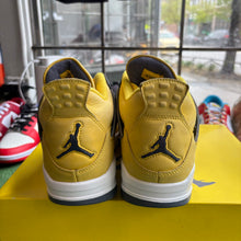 Load image into Gallery viewer, Jordan Lightning 4s Size 10.5
