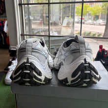 Load image into Gallery viewer, Balenciaga 10XLs Size 46
